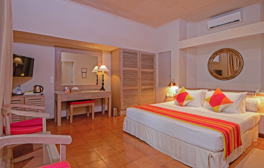 Classic Ocean View Room at Adaaran club Rannalhi thumbnail 8
